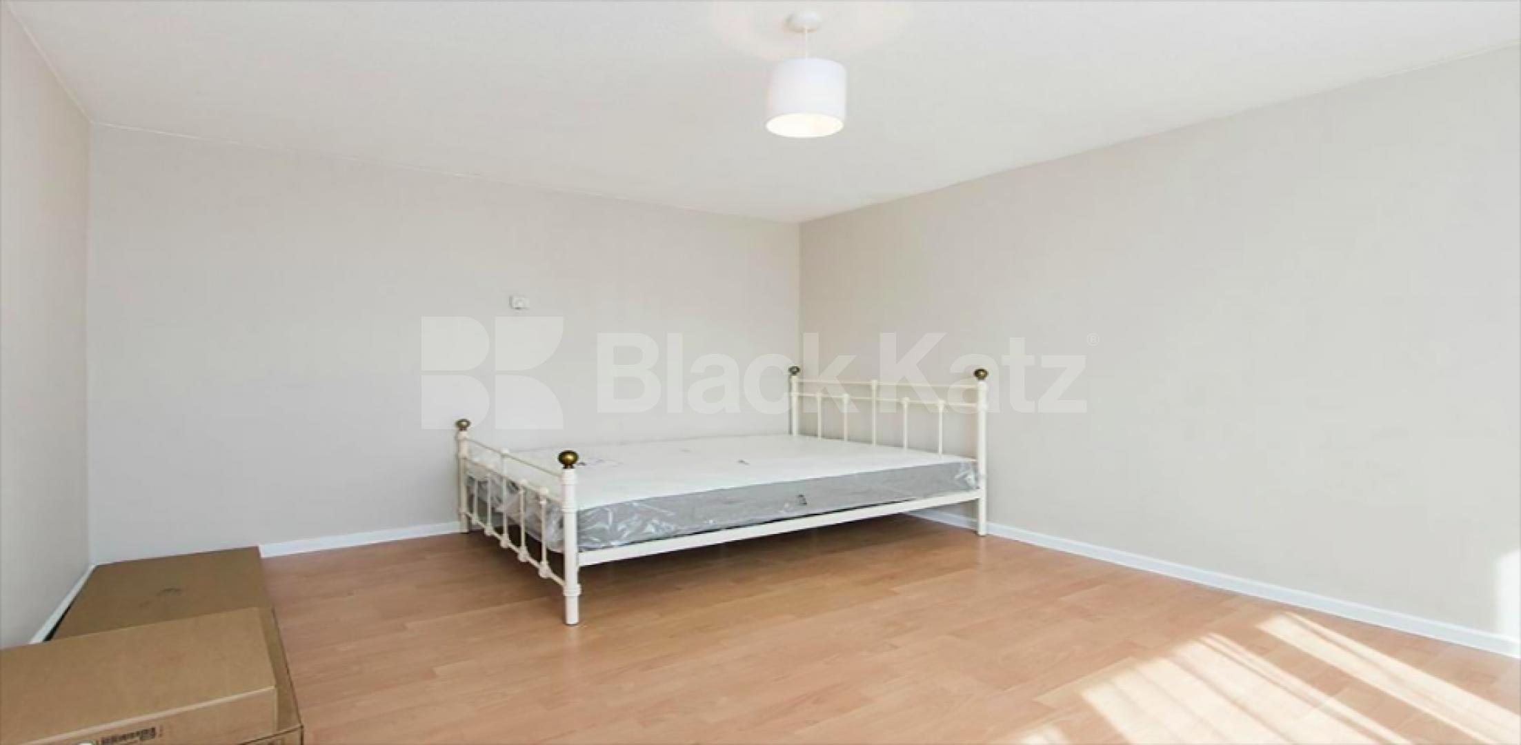 			LET , 4 Bedroom, 1 bath, 1 reception Apartment			 Amina Way, London Bridge/Bermondsey Borders